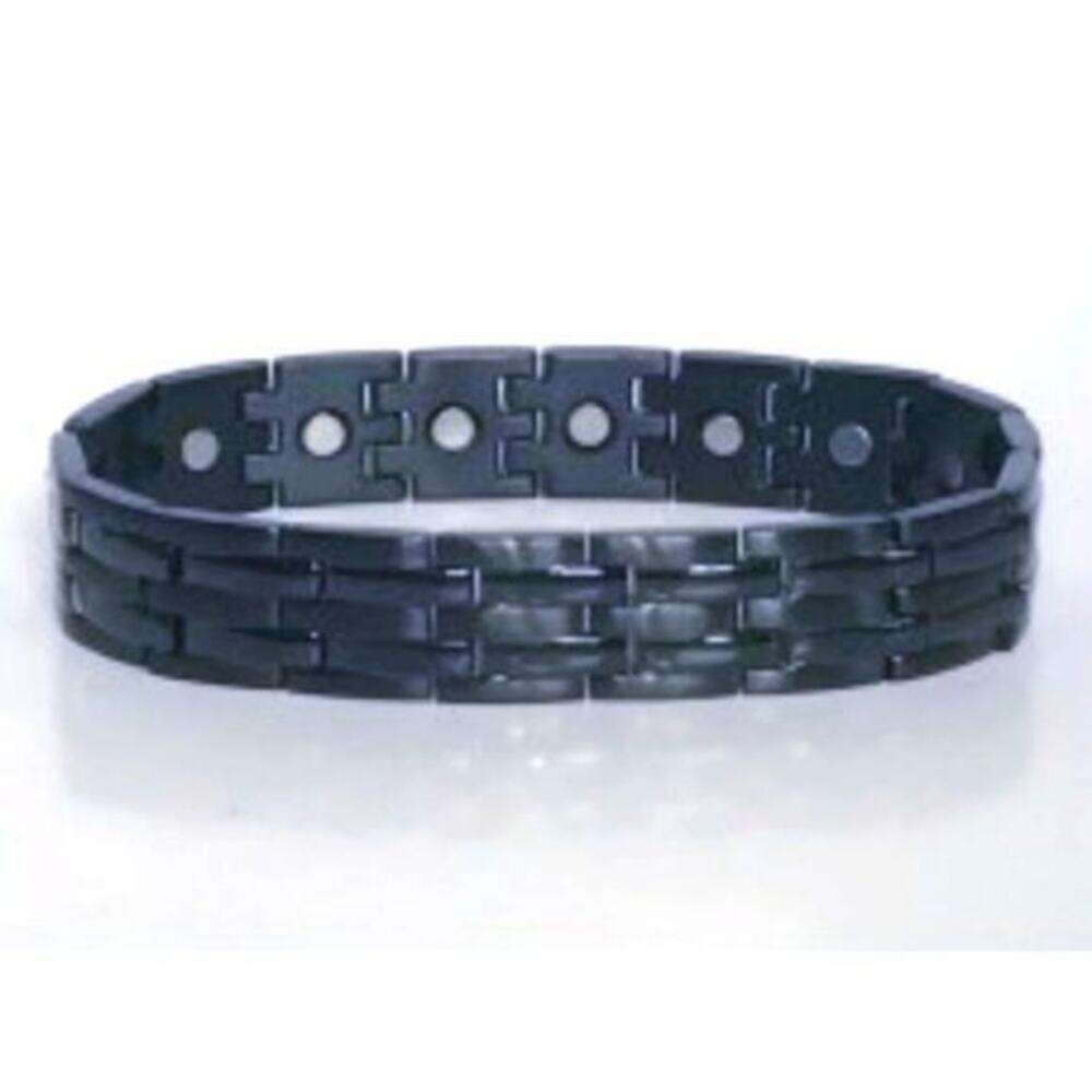 Black stainlessβ steel magnetic bracelet. 8.5 inch
